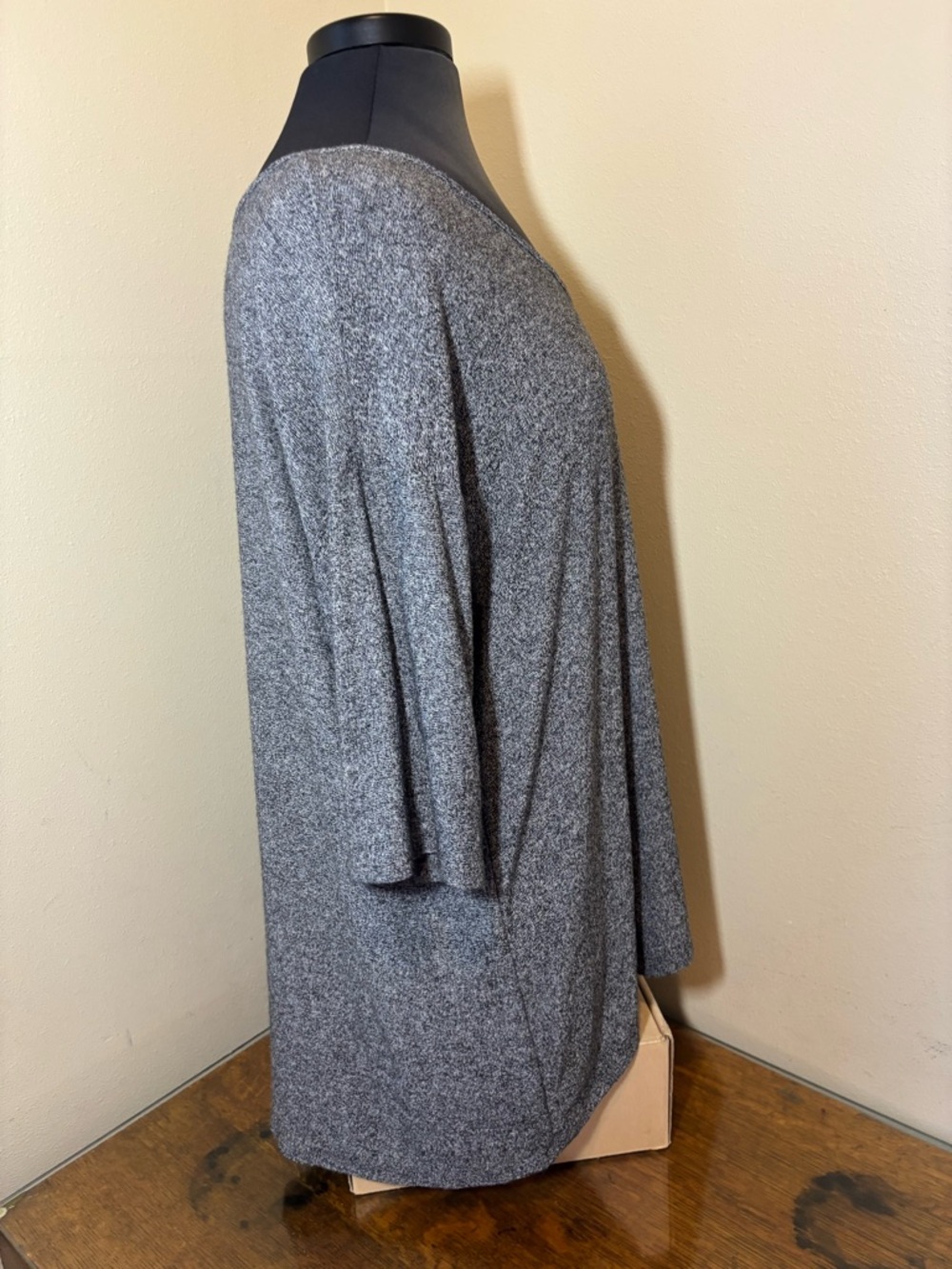 J. Jill Wearever Collection V-Neck Dolman 3/4 Sleeve Top - Gray, Petite Large - Picture 5 of 6